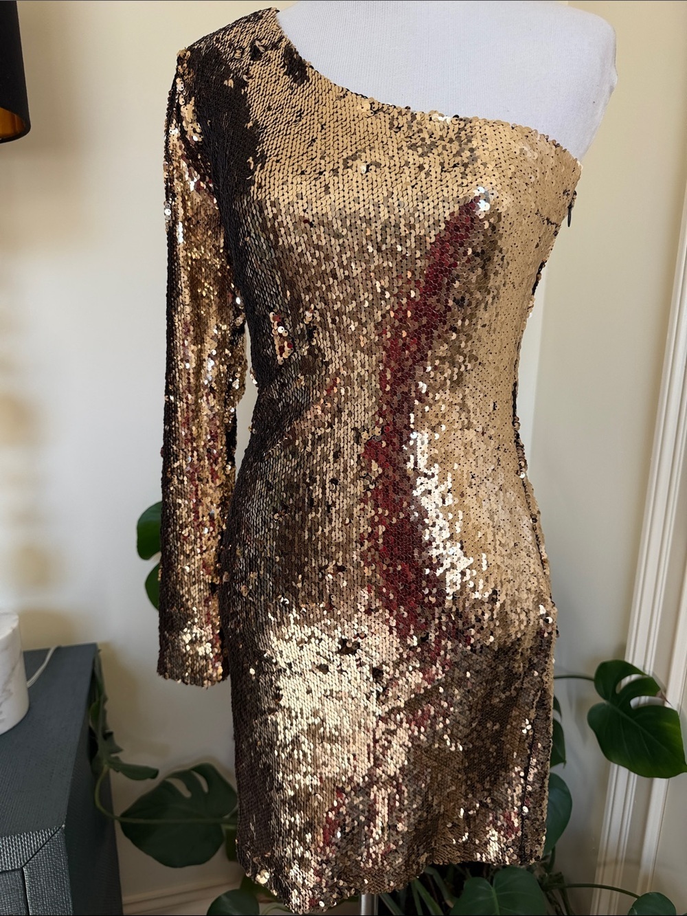 TopShop Gold Sequin One-Shoulder Gold Sequin Mini Dress Size 2 NWOT
